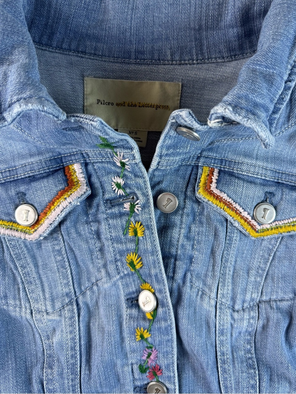 Pilcro Anthropologie Embroidered Floral Denim Jacket Size Small - Picture 10 of 15
